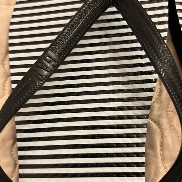 Gap flip flop size  9-10 brand new no tag - Picture 2 of 7